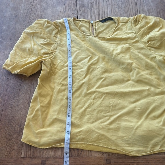 Zara yellow short sleeve top. Size XS - Picture 2 of 5